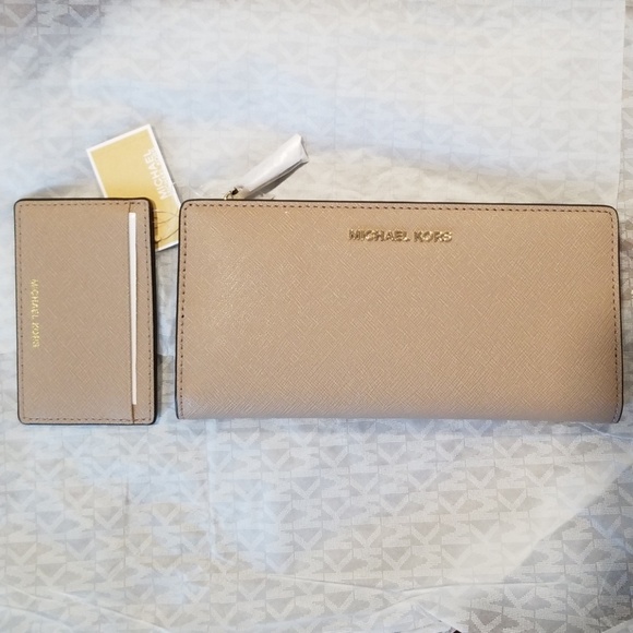 Michael Kors Jet Set Large Saffiano Leather Wallet - Picture 5 of 5